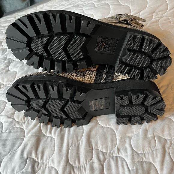 Dolce Vita combat boots - Picture 4 of 4